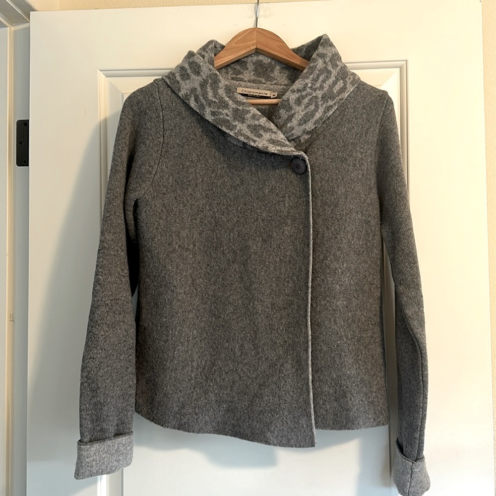 Chiaramente Gray Cardingan Size Medium